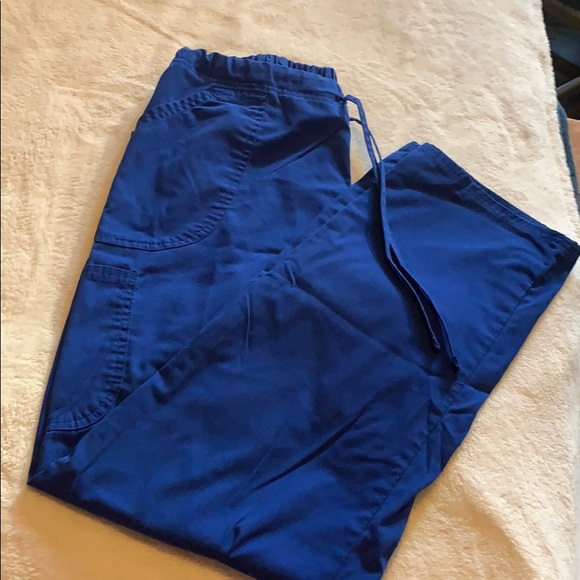 Scrub set - Picture 2 of 3